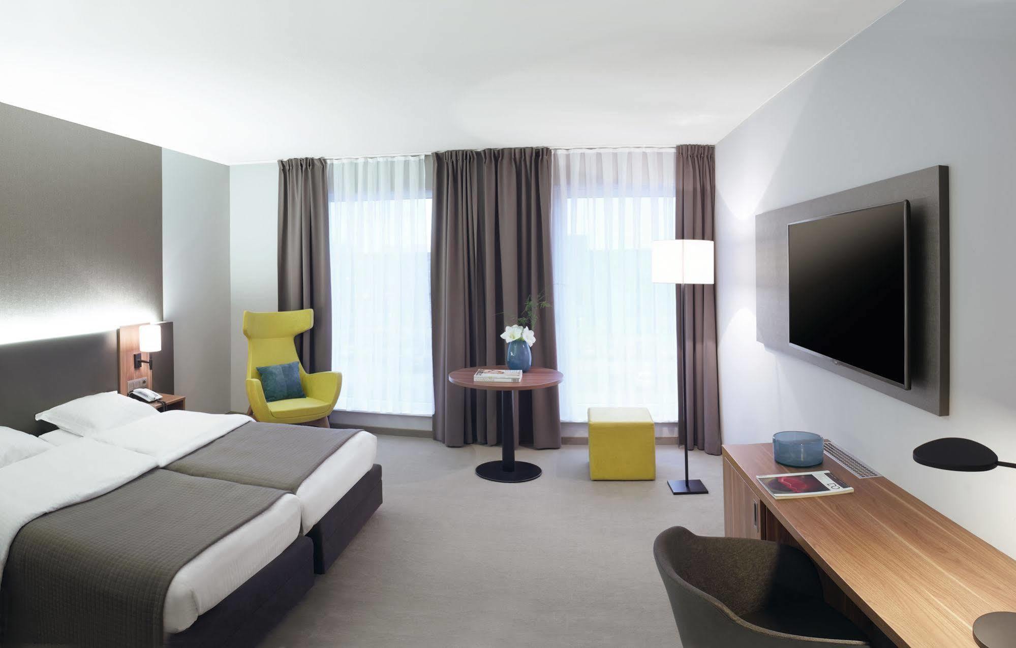 Hotel Drie Eiken 에더젬 외부 사진